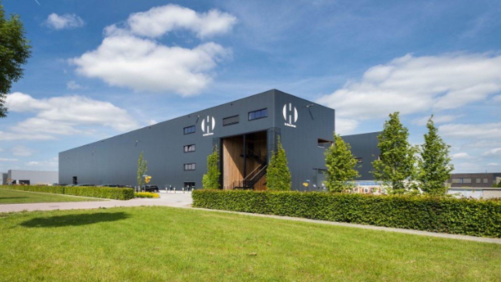 Before foto De haan group - BIPV Projects