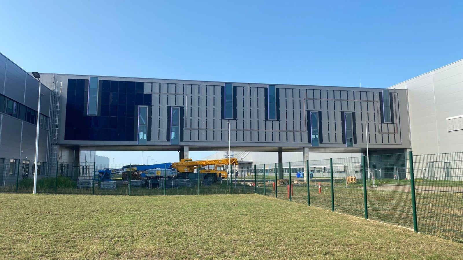 Zonnegevels BMW Group Fabriek Debrecen Hongarije